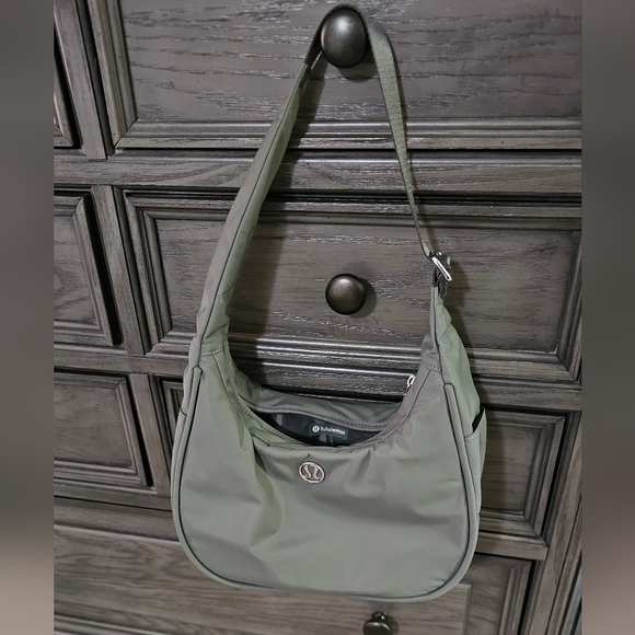 Lululemon shoulder bag - Picture 6 of 10